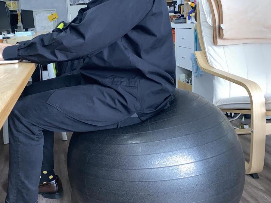 オフィスにバランスボール 何に使うのか スポリートの日常
