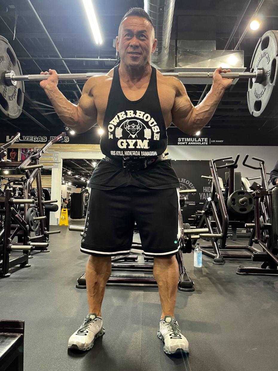 On 日本人唯一のプロ チャンピオン ボディービルダー山岸 秀匡選手とシューズスポンサー契約締結 スポリートメディア