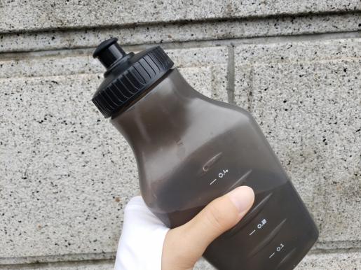 ランニングの給水ボトルは ランのタイプで選ぶ 飲み方編 スポリートメディア ランニングの給水ボトルは ランのタイプで選ぶ 飲み方編 スポリートメディア